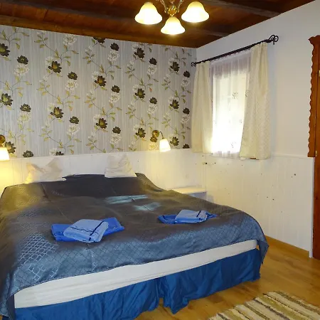 Tavi Vendeghaz Гостевой дом